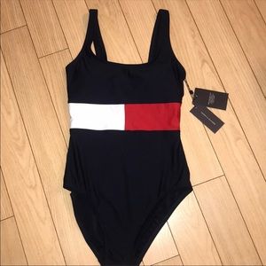 NWT Tommy Hilfiger Gorgeous Swimsuit Small (4)